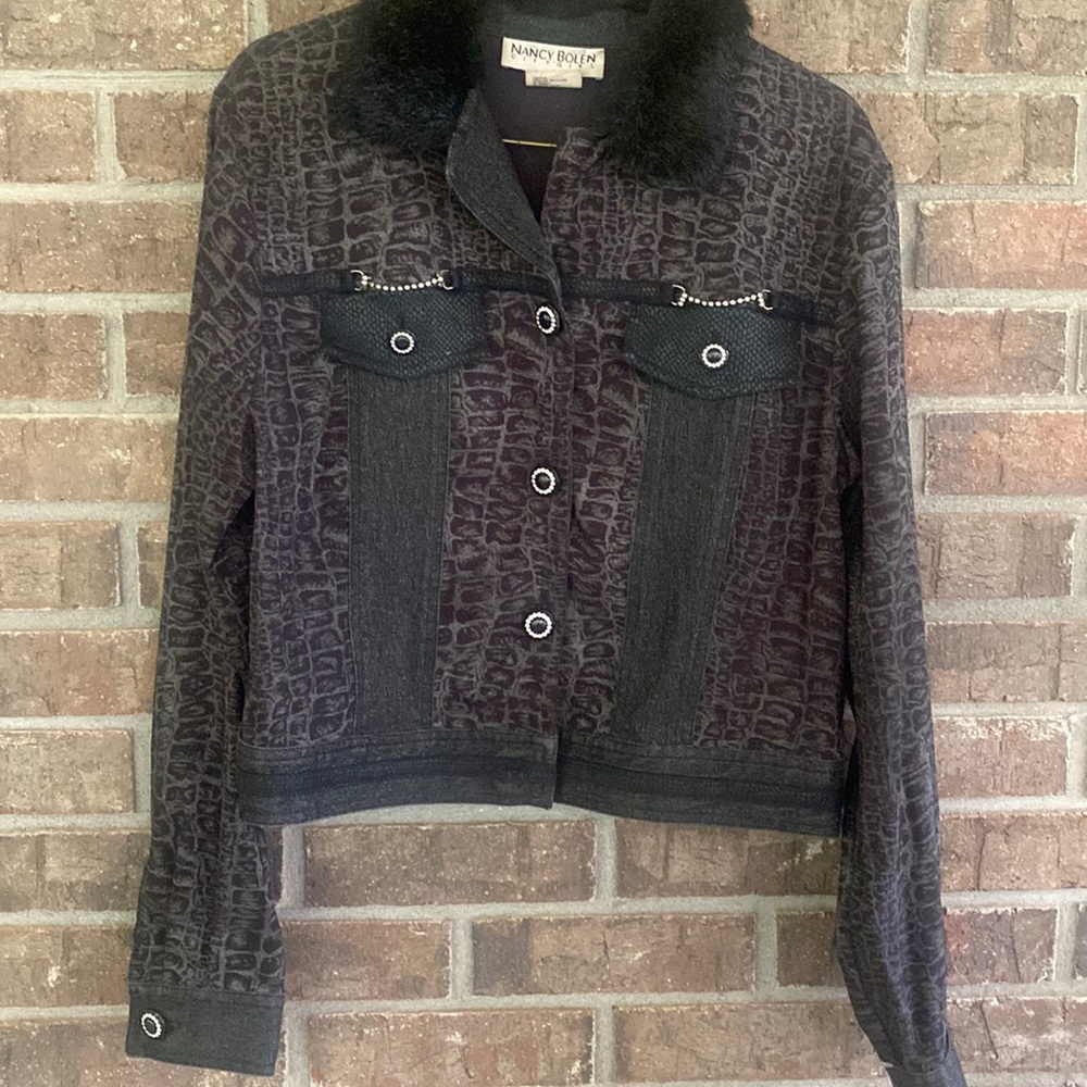 - Gorgeous cropped jacket by Nancy Bolen